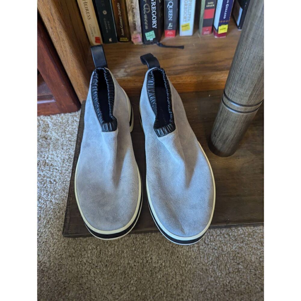 Stuart Weitzman Womens Dove Tail Blue Grey Suede Sneakers shoes Size 9.5